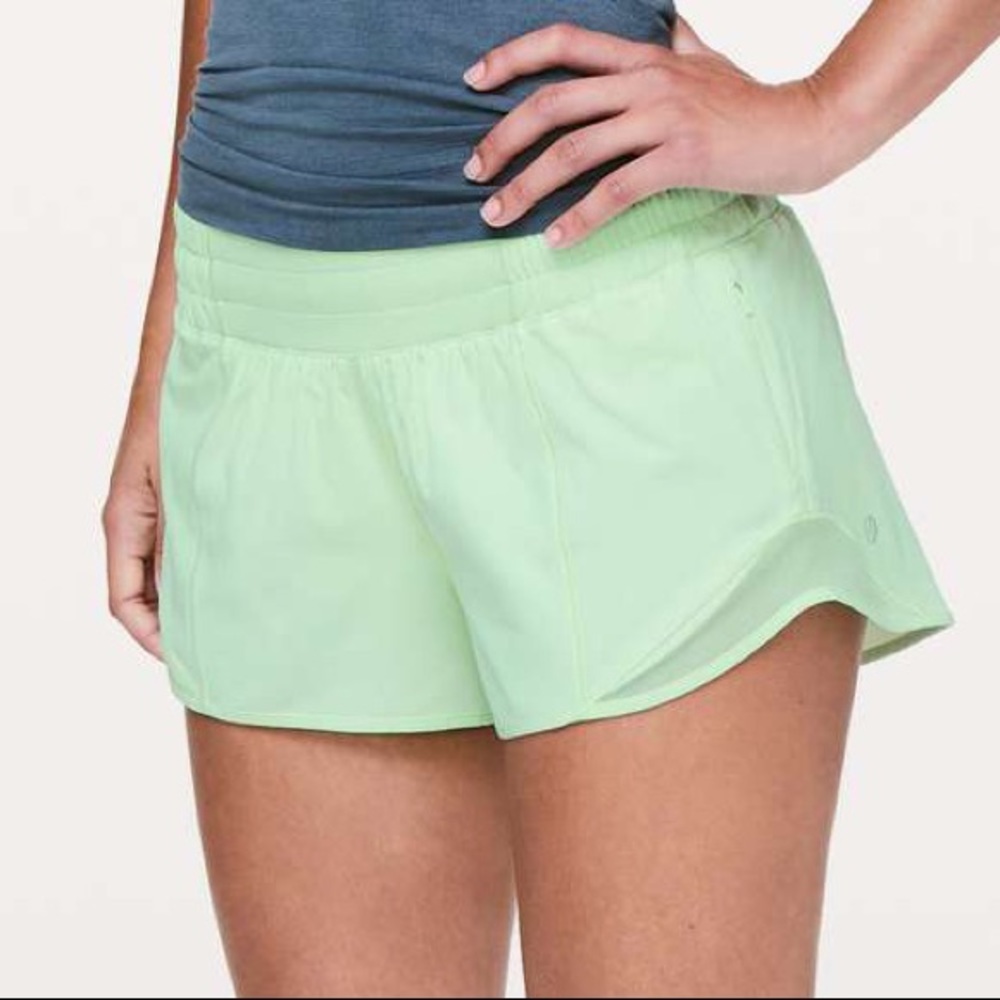 Lululemon Hotty Hot ll 2.5” Shorts Green